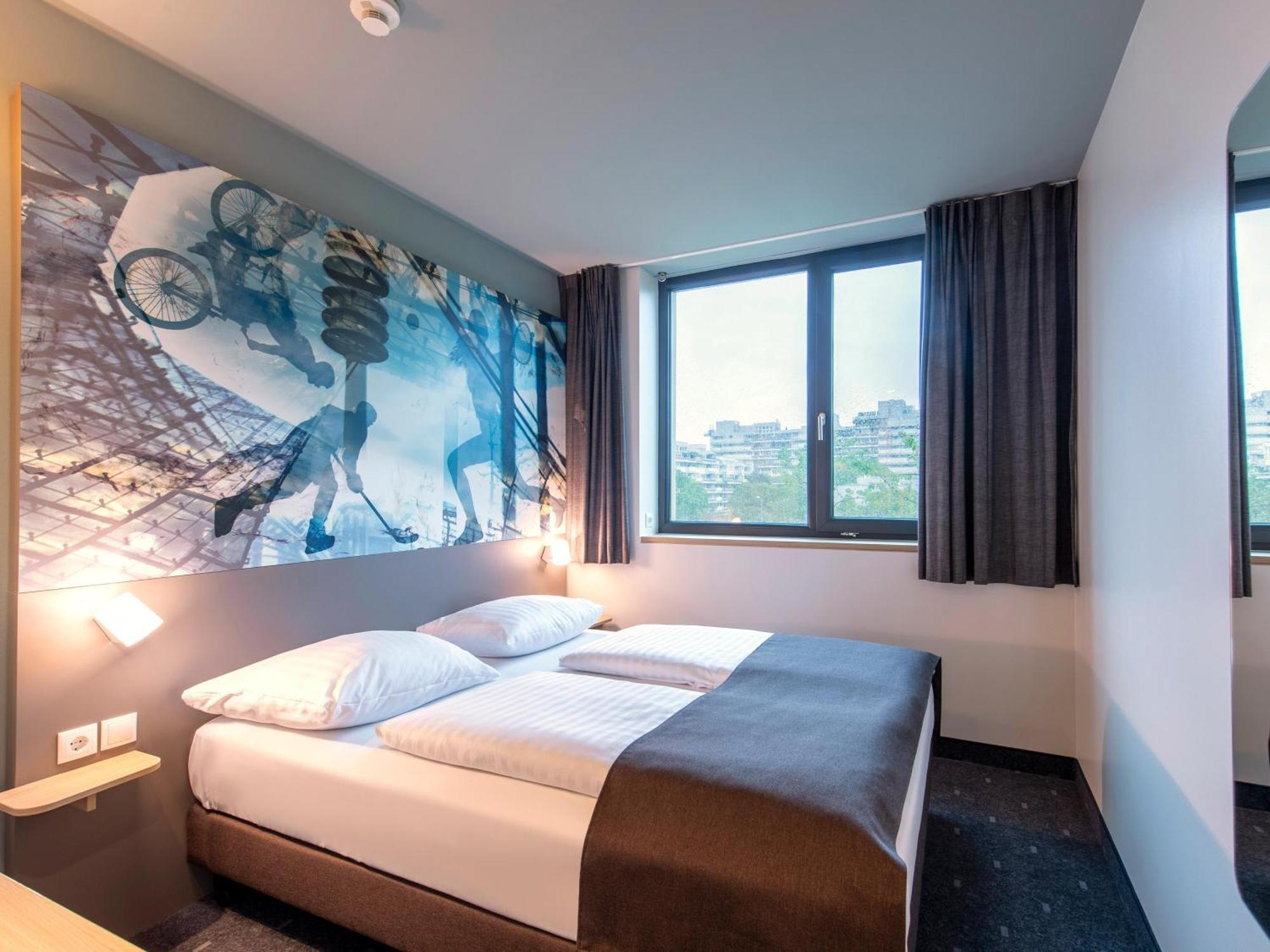 Hotel München-olympiapark 3*